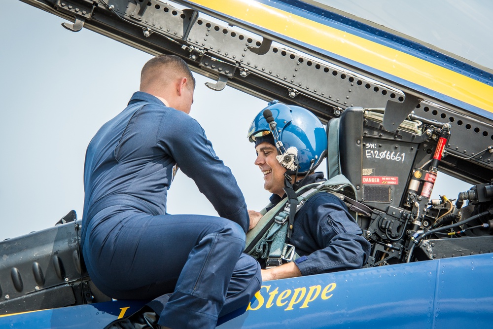 Blue Angels arrive in St. Joseph Missouri