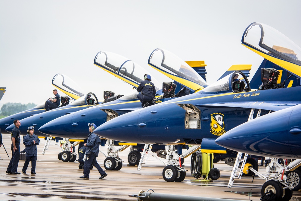 Blue Angels arrive in St. Joseph Missouri