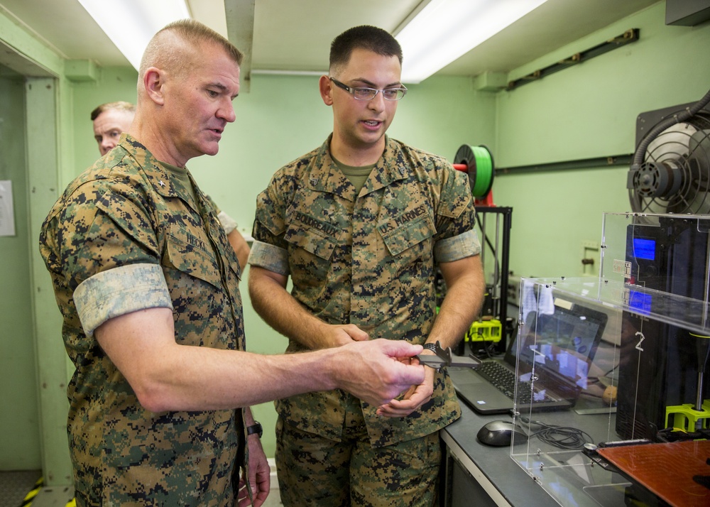 DVIDS - Images - MARFORCOM CG Visits 2d MAW [Image 5 of 6]