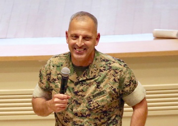 Marine Corps acquisition workforce recognized for professional excellence in 2017