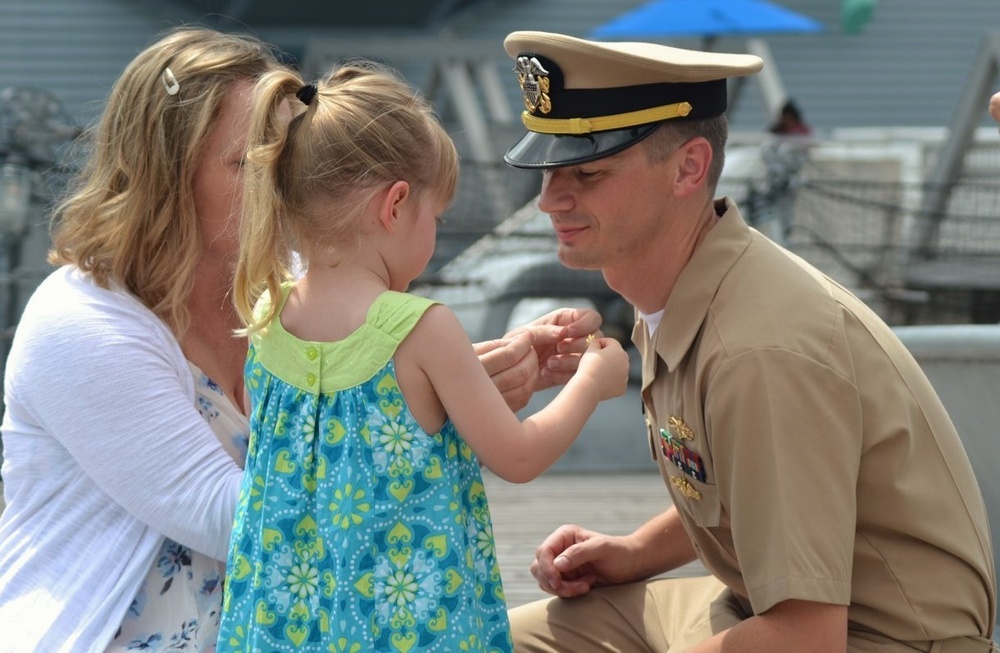 Naval Museum hosts a promotion ceremony for Naval Network Warfare Command