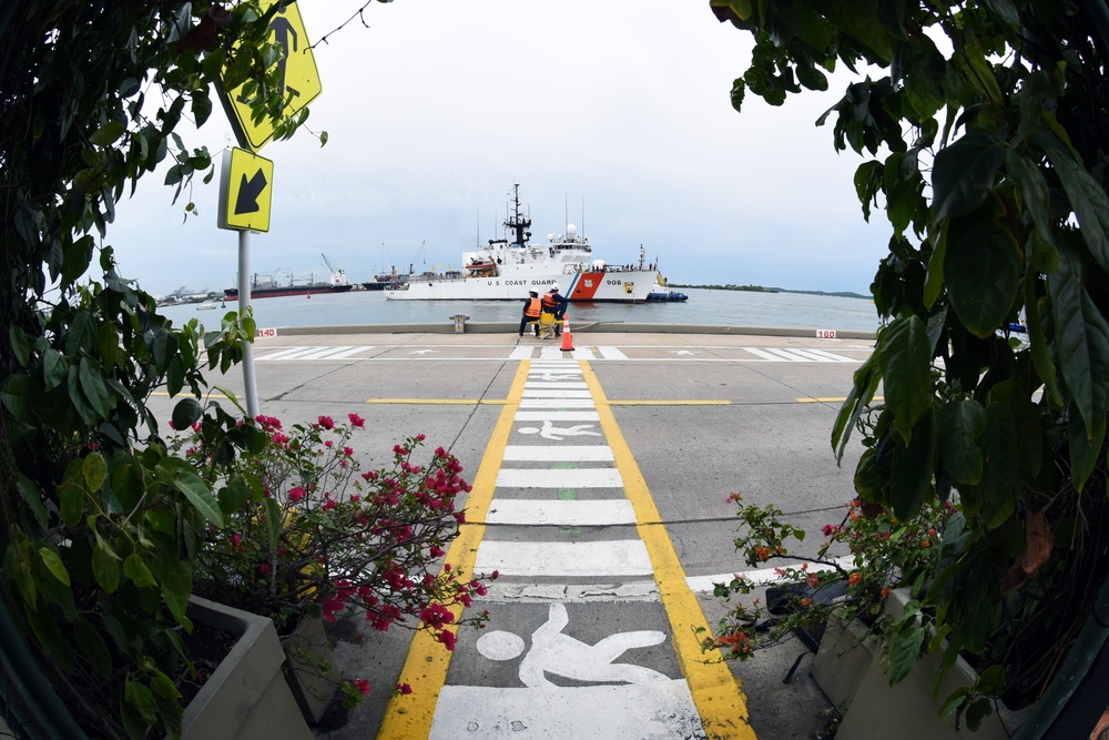 The Coast Guard Cutter Tahoma arrives in Colombia for UNITAS 2018