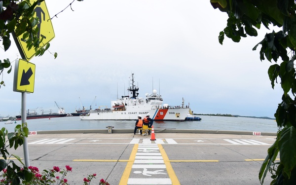 The Coast Guard Cutter Tahoma arrives in Colombia for UNITAS 2018