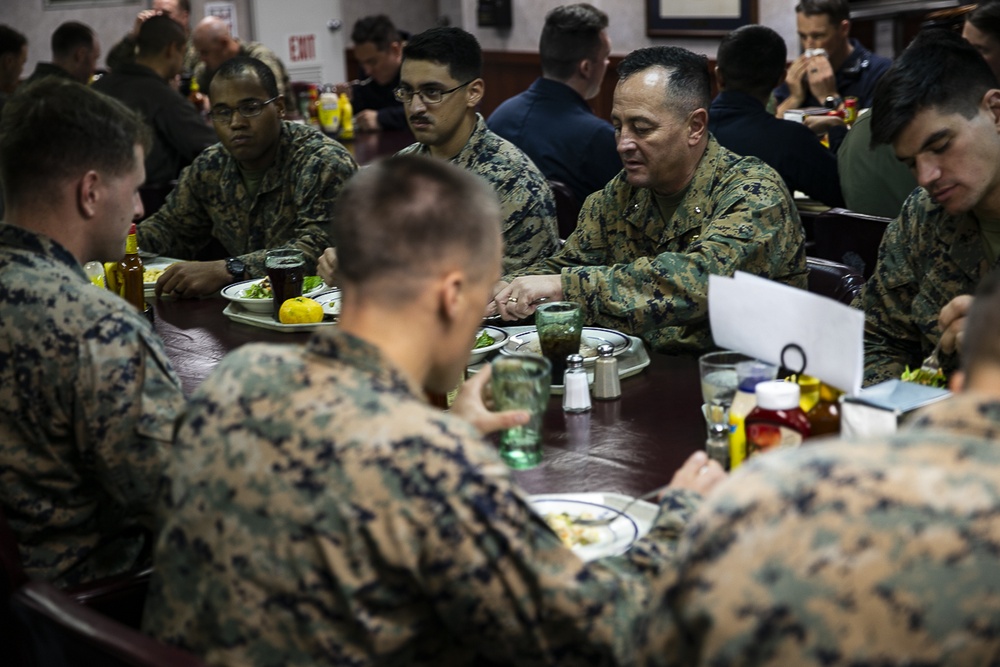 III MEF CG, I MEF deputy CG, visit embarked Marines, Sailors aboard USS Wasp