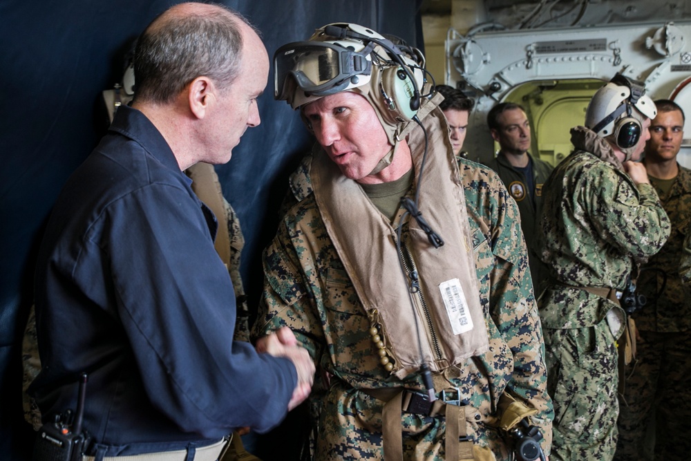 III MEF CG, I MEF deputy CG, visit embarked Marines, Sailors aboard the USS Wasp