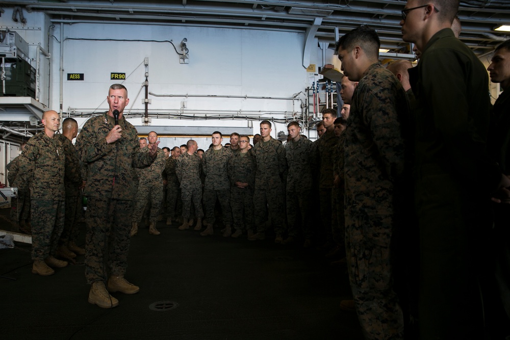 III MEF CG, I MEF deputy CG, visit embarked Marines, Sailors aboard the USS Wasp