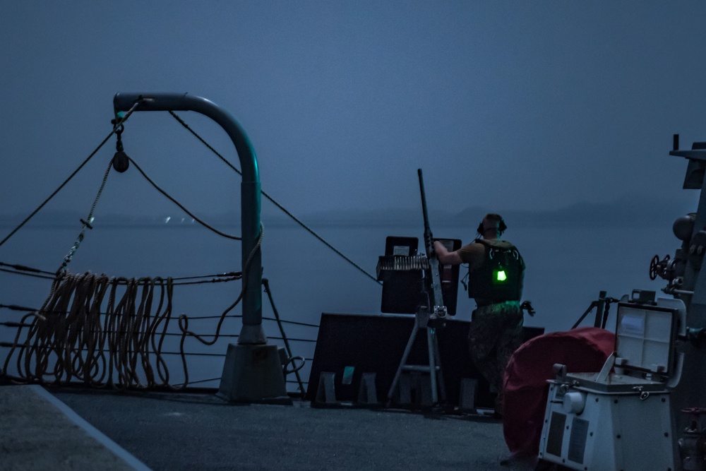 Sailors stand night watch aboard USS Jason Dunham (DDG 109)