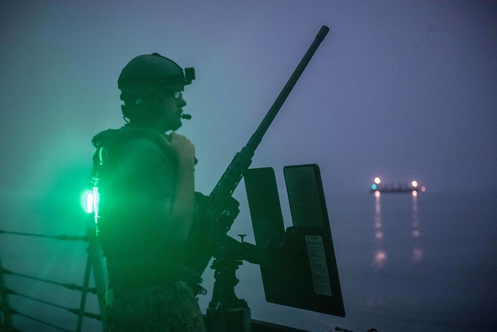 Sailors stand night watch aboard USS Jason Dunham (DDG 109)