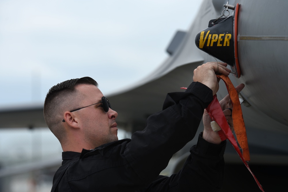 Viper strikes into Cleveland skies