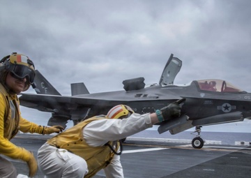 British Royal Navy Launches the F-35B Lighting II