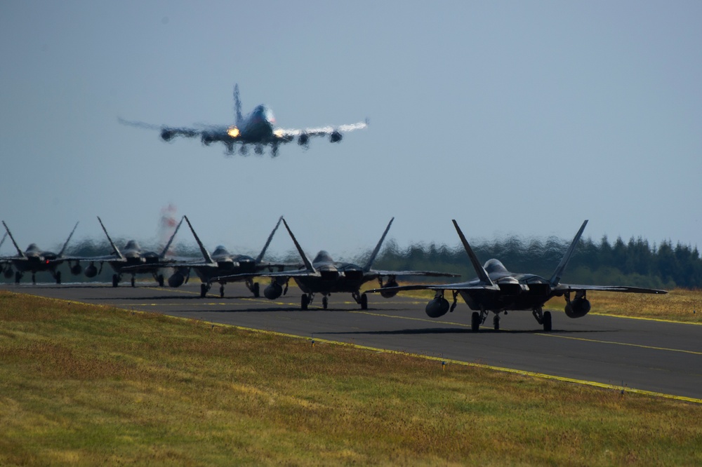 F-22s depart from Spangdahlem