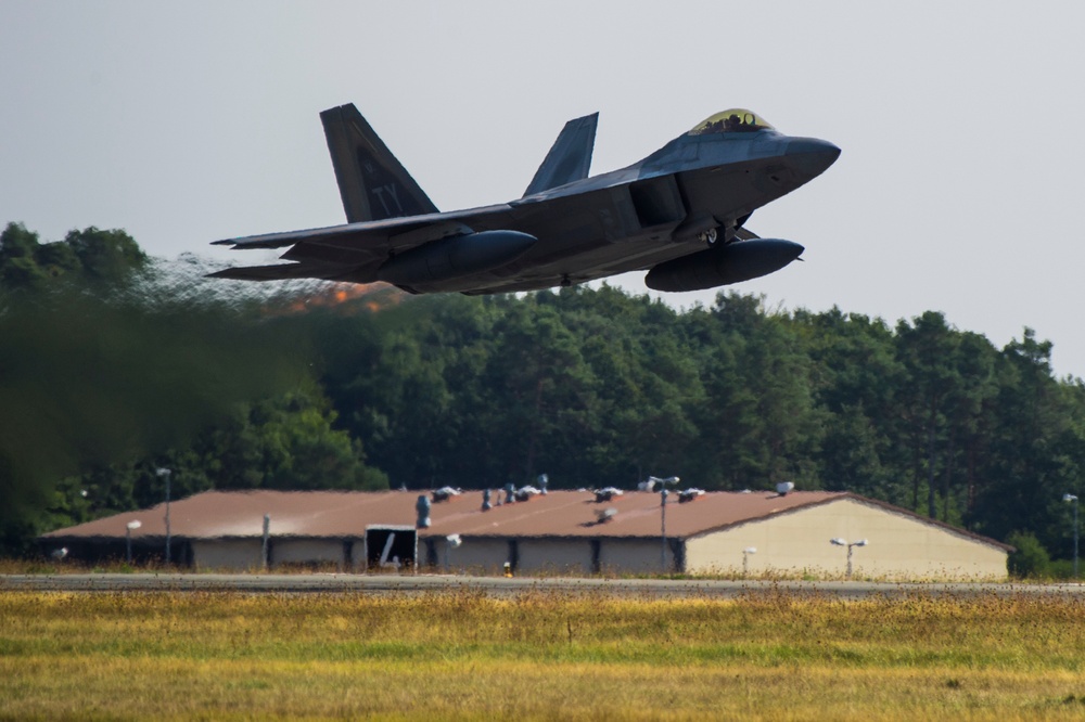 F-22s depart from Spangdahlem