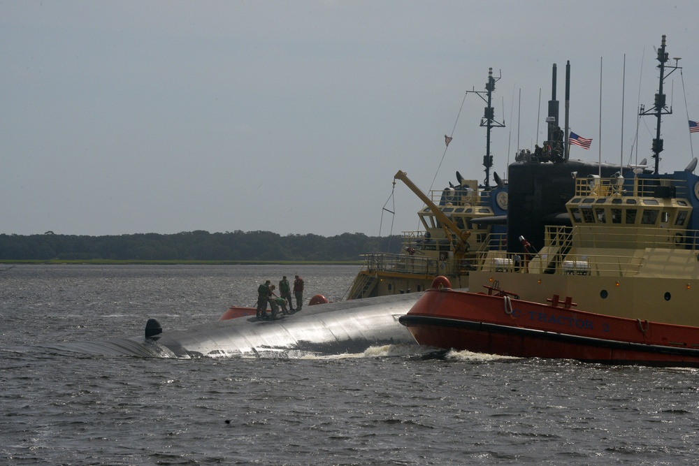 USS Maryland (SSBN 738) (Blue) Returns to Homeport