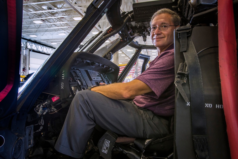 Honorary commanders visit New Jersey Army Aviation Support Facility