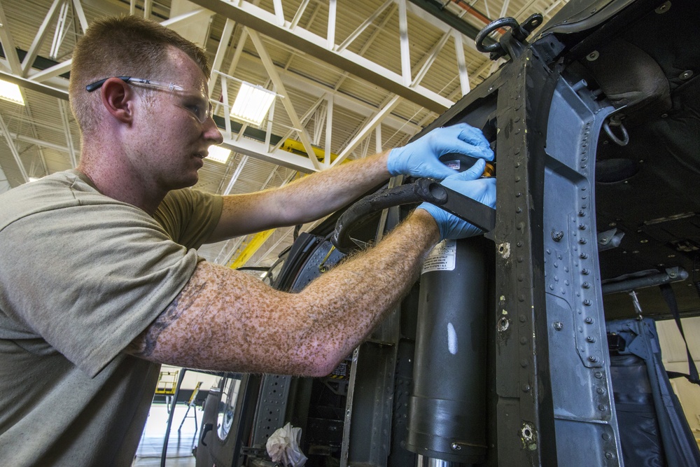 Black Hawk landing gear repairs