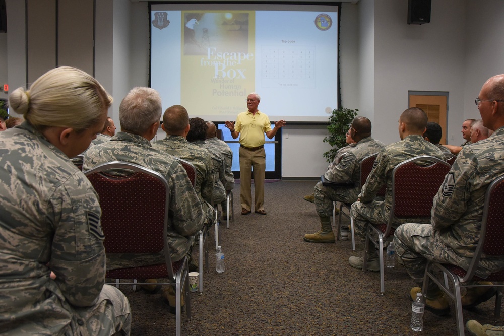 Hubbard speaks to 118th