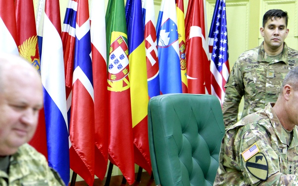 Allied, Ukrainian Land Commands Sign Letter of Cooperation