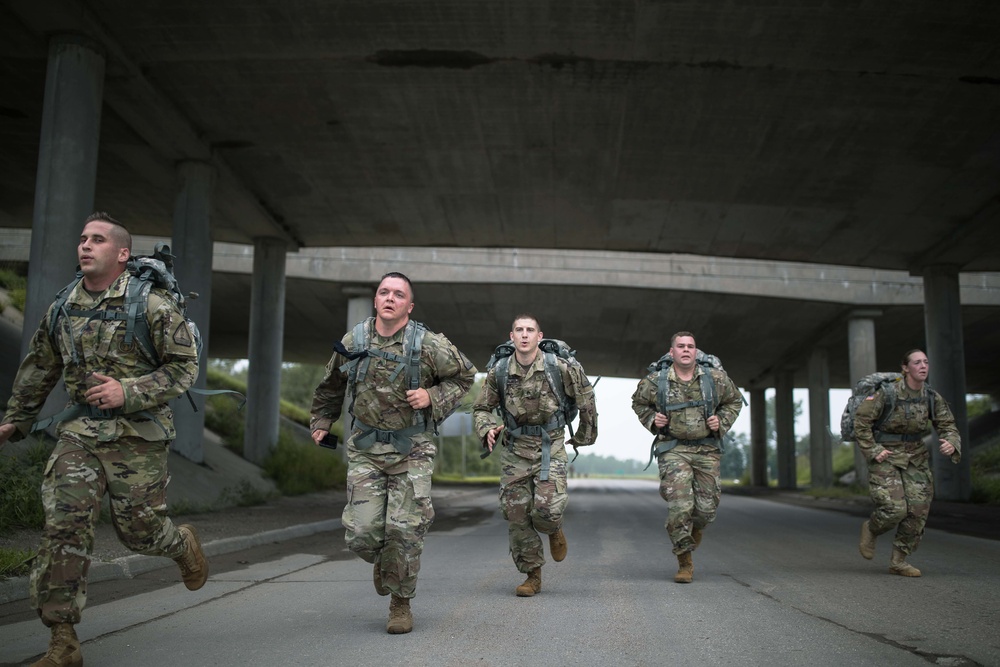 Servicemembers compete for the German Armed Forces Badge for Military Proficiency