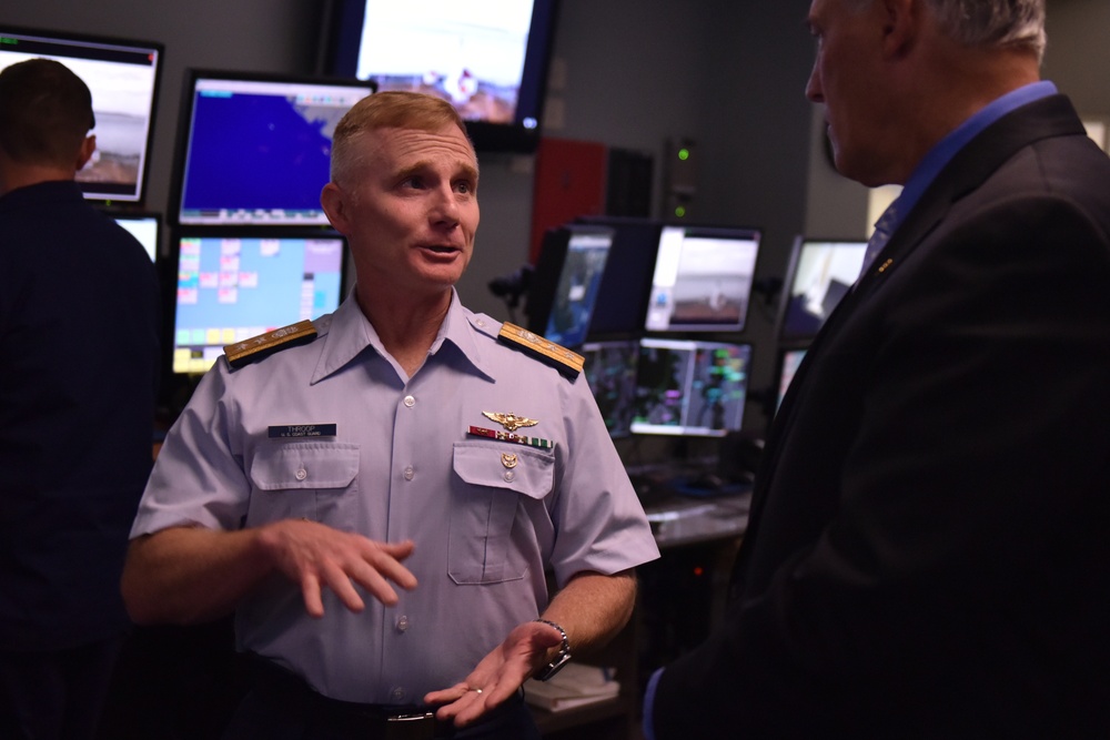 Coast Guard 13th District commander, Washington State Governor meet in Seattle