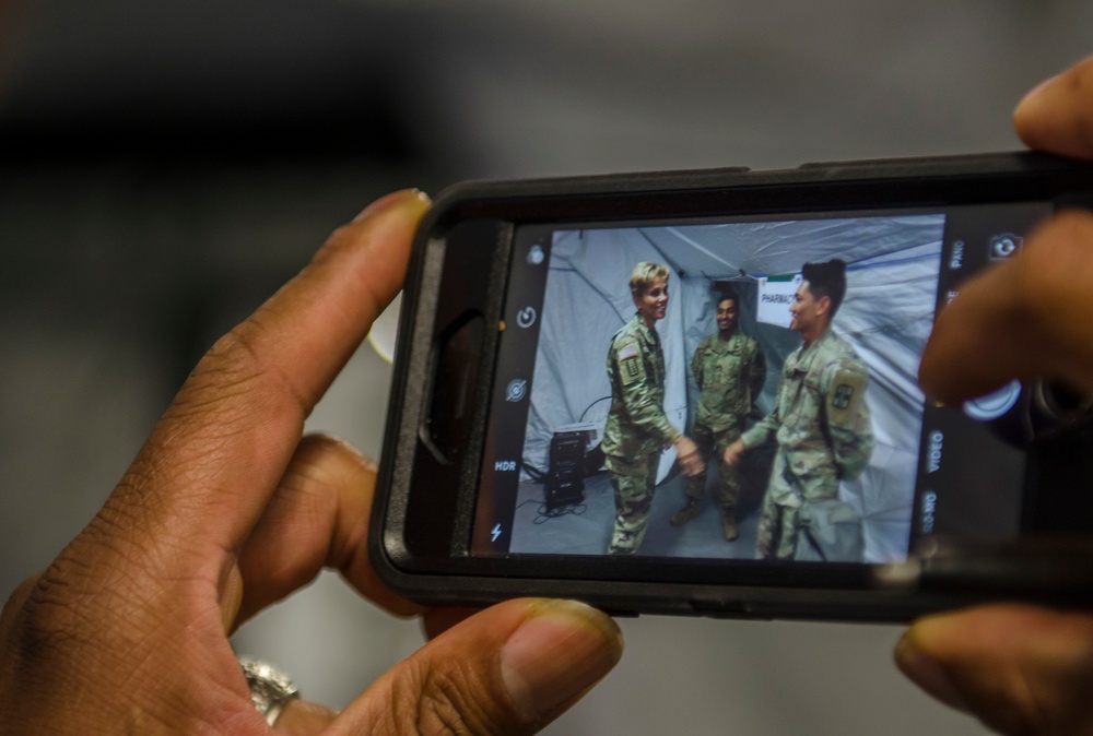 Field Hospital hosts Army Surgeon General and many other DV’s