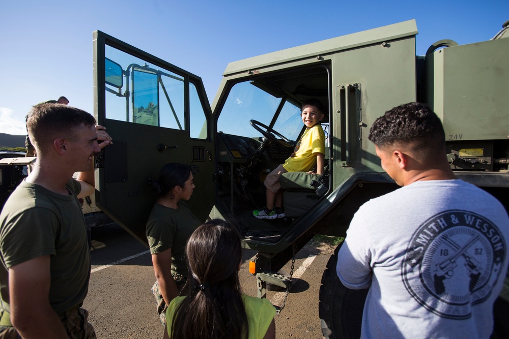 Mokapu Elementary School host ‘Touch a Truck’ family event