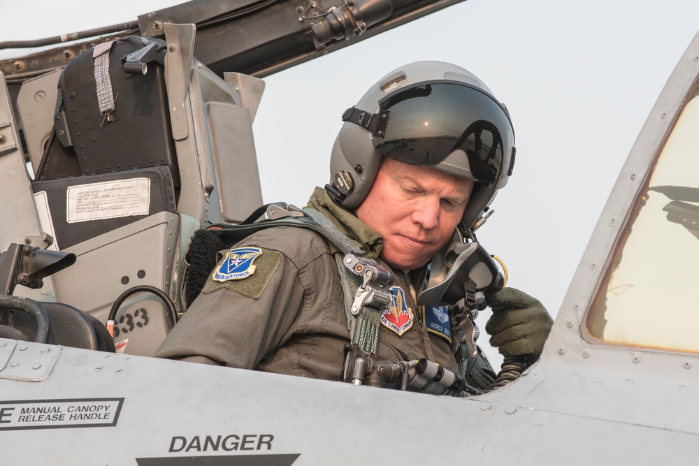 Air Forces Southern commander flies Idaho's A-10 warthog