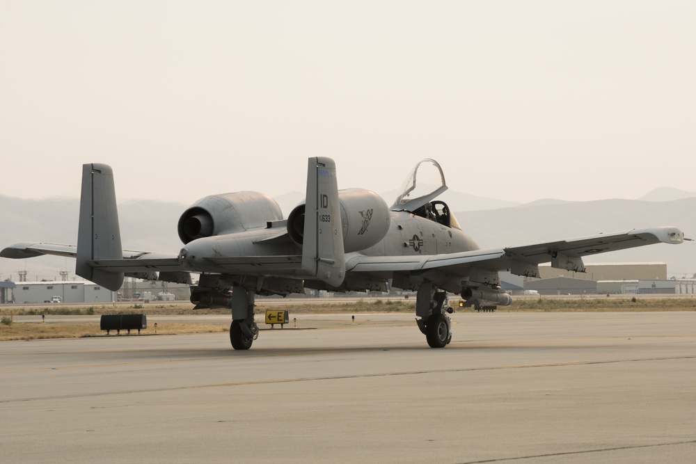 Air Forces Southern commander flies Idaho's A-10 warthog