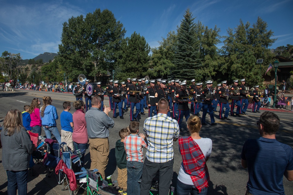 1st Marine Division Band perform at Estes Park 2018