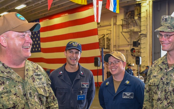 Fleet Master Chief Visits USS Bonhomme Richard (LHD 6)
