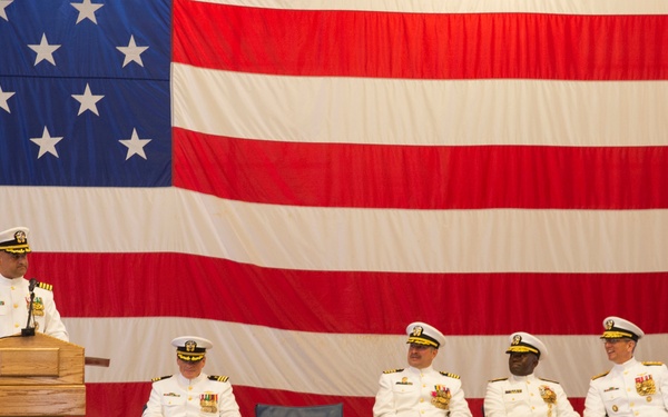 Bonhomme Richard Holds Change of Command Ceremony