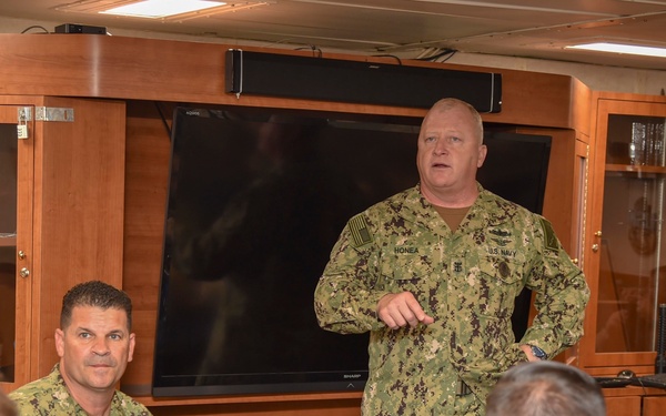 Fleet Master Chief Visits USS Bonhomme Richard (LHD 6)