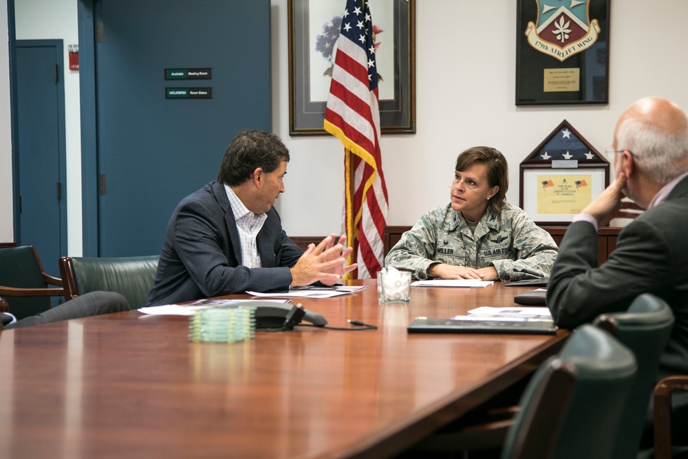 Ohio Congressman Visits 179th Airlift Wing