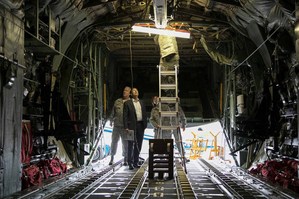 Ohio Congressman Visits 179th Airlift Wing