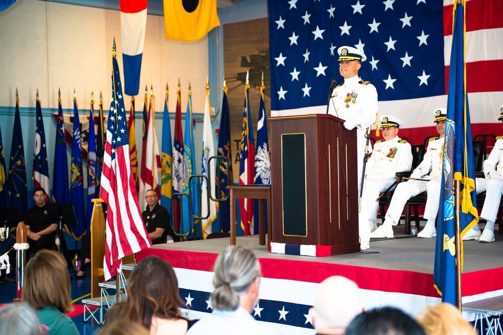 Navy Operational Support Center Alameda Changes Command