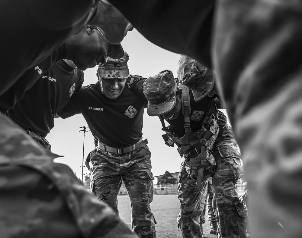 4th CBRN Co. Soldiers Go Together