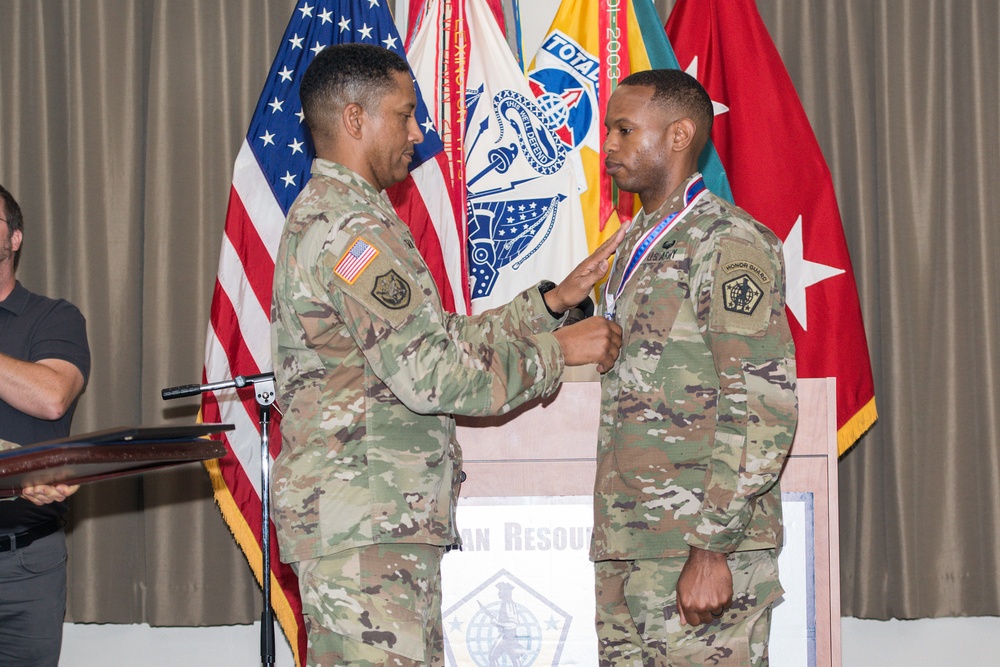 SFC King receives Soldier's Medal Award