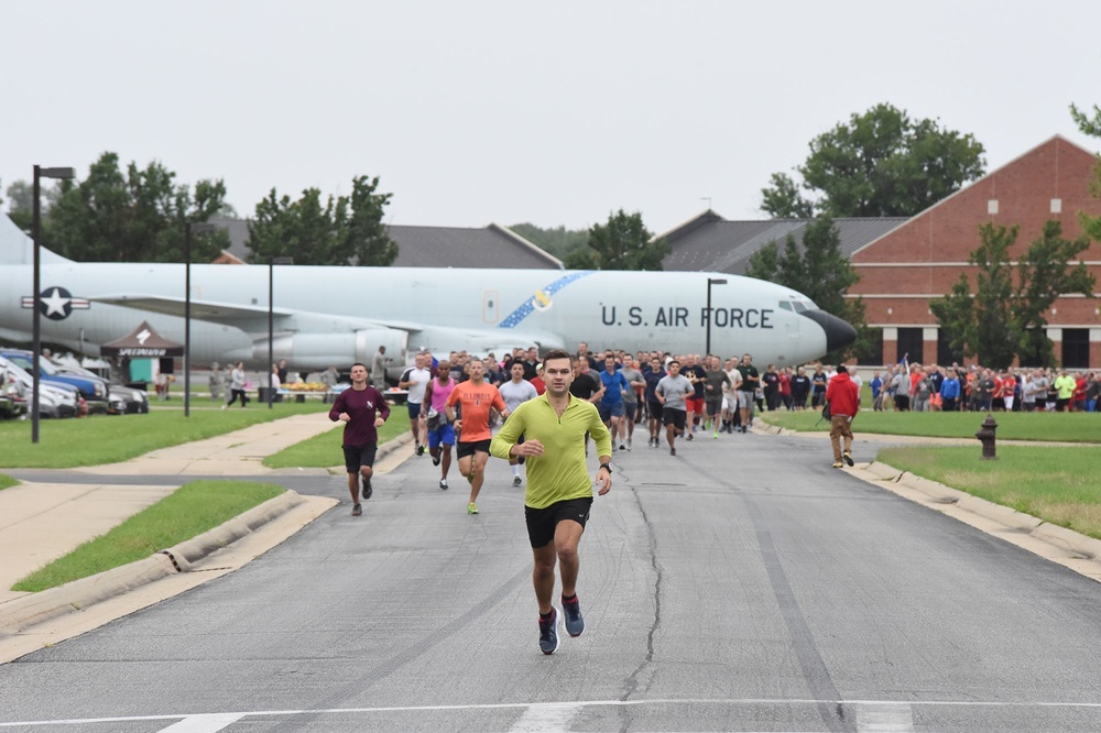 126th ARW hosts 3K run in honor of Suicide Prevention Month