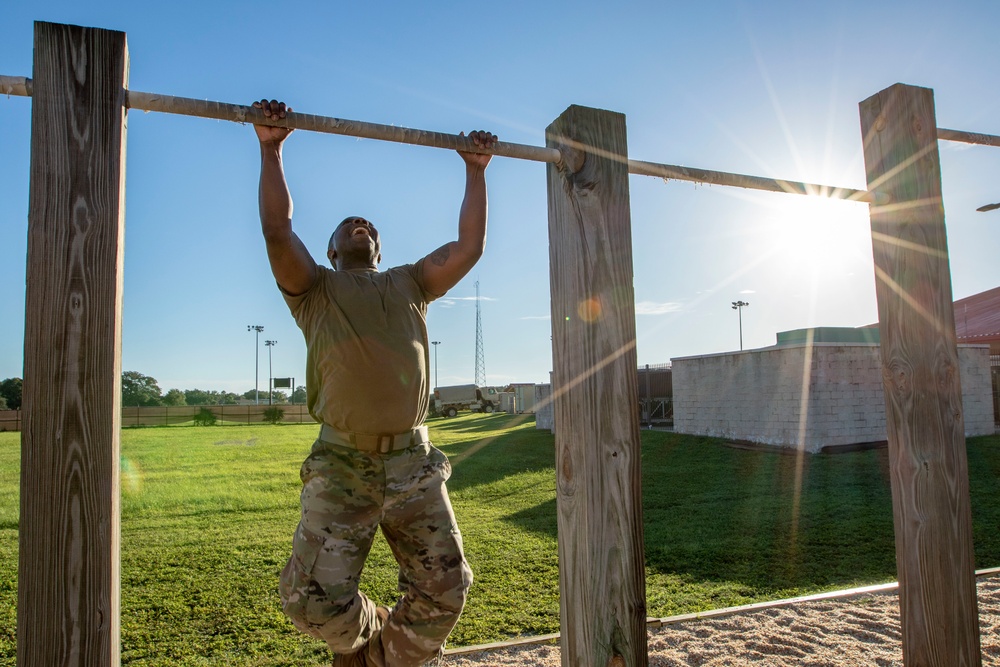 4th Joint Communications Squadron take the &quot;Mustang Challenge&quot;