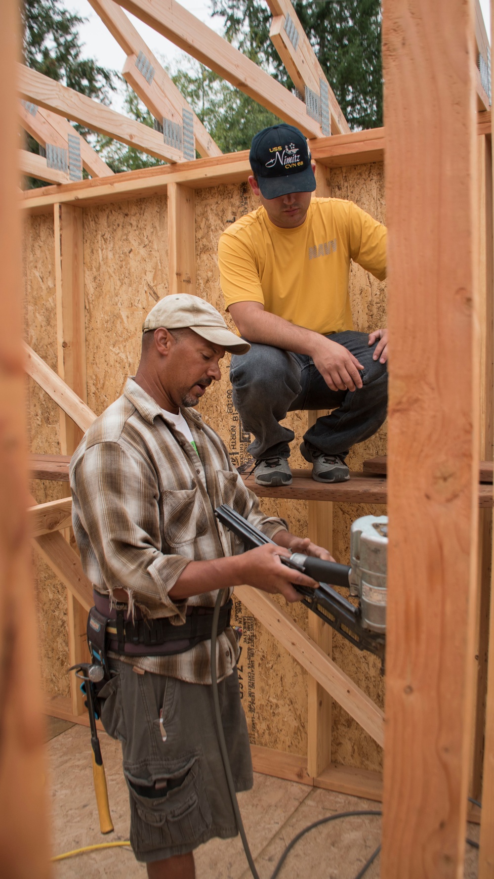 Nimitz Sailors Build Homes