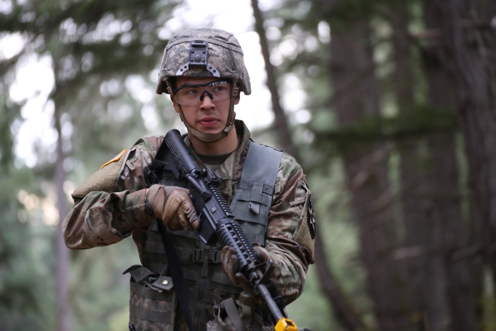 Washington Army National Guard soldiers take part in the 2018 Best Warrior Competition