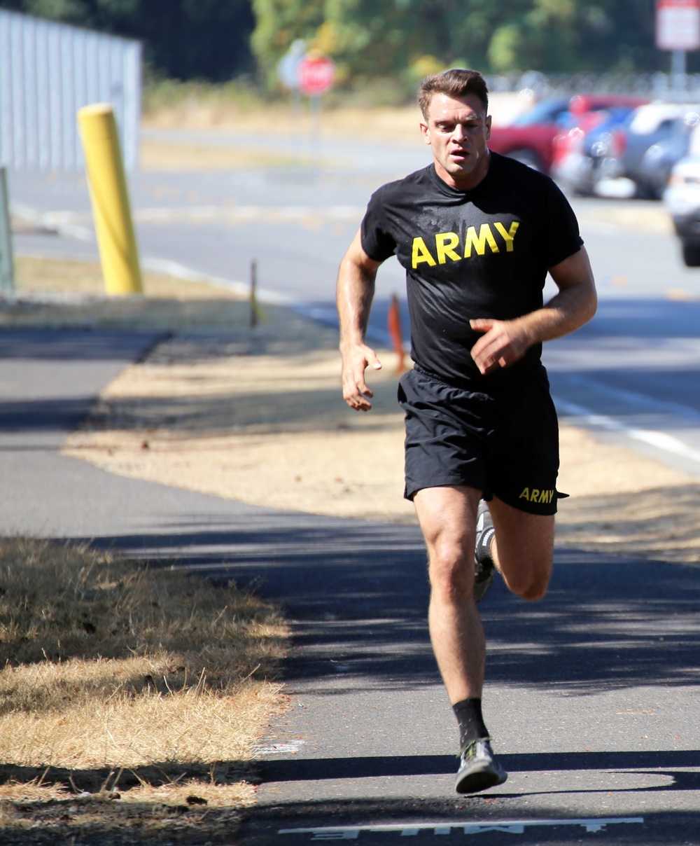 Washington Army National Guard soldiers take part in the 2018 Best Warrior Competition