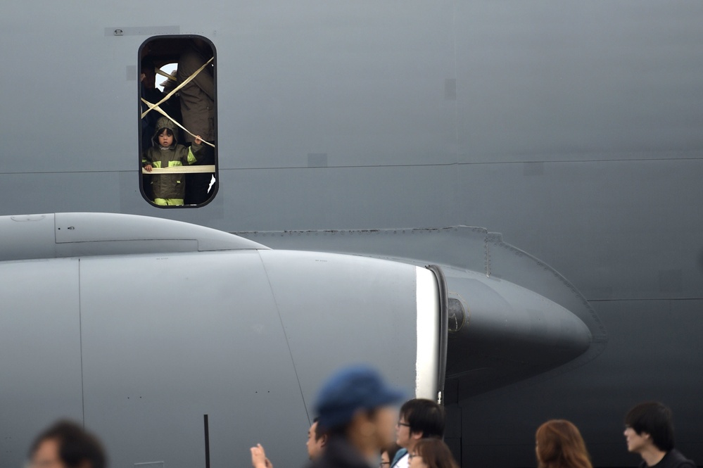 Peeking out a KC-135