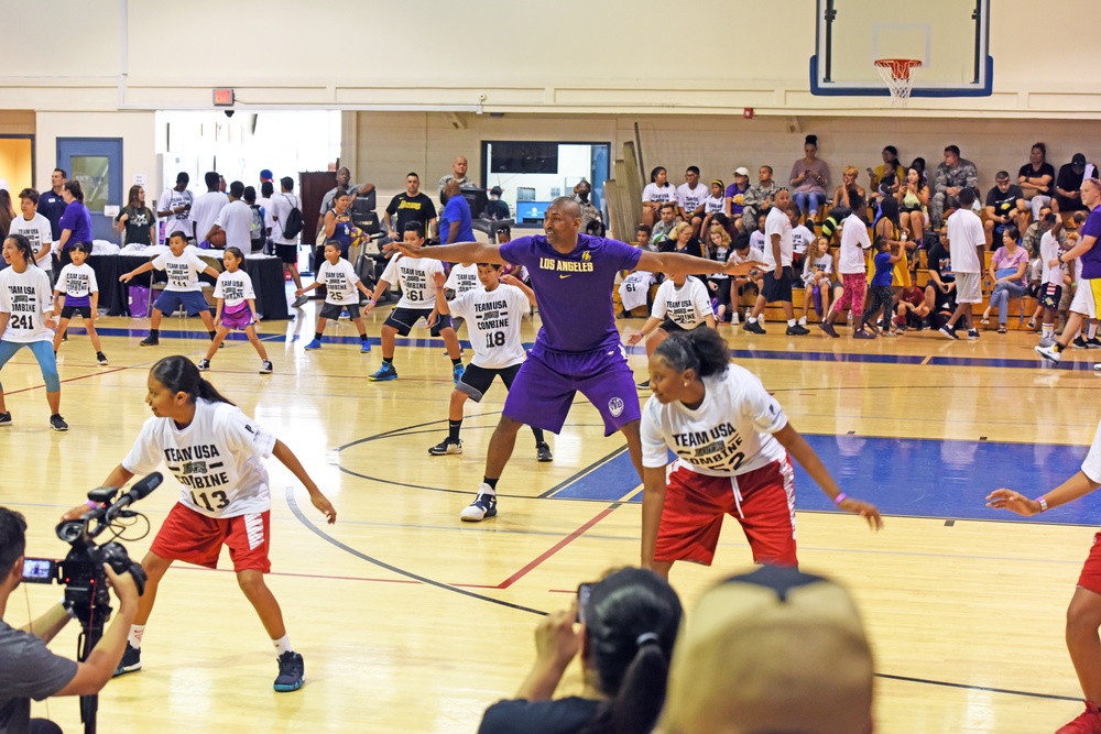 Lakers hold clinic for military kids