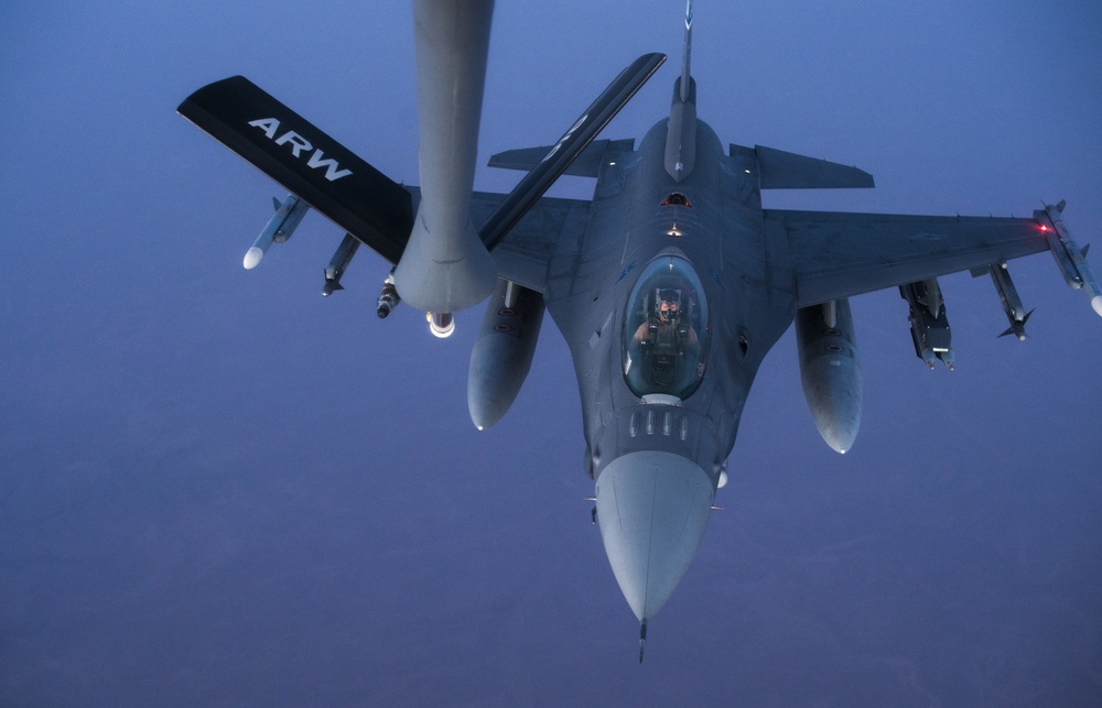 28th EARS refuels F-15s and F-16s over Iraq