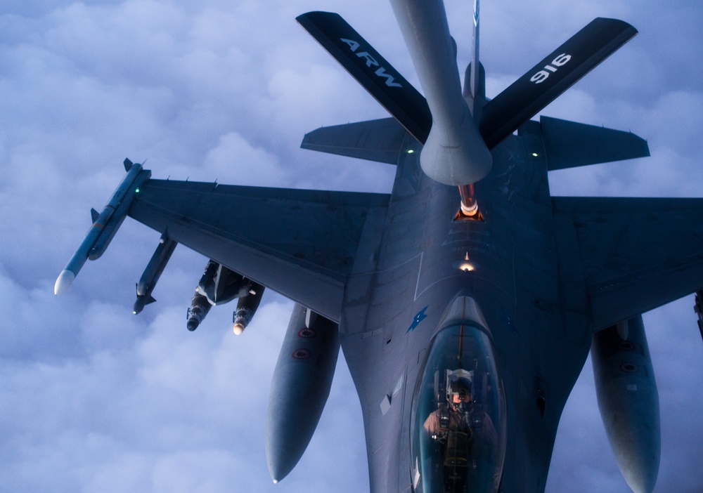 28th EARS refuels F-15s and F-16s over Iraq