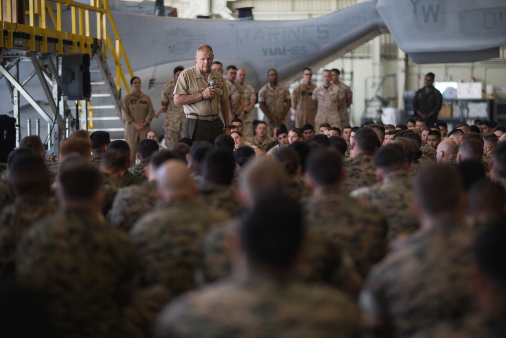 3rd MAW flocks to the Commandant