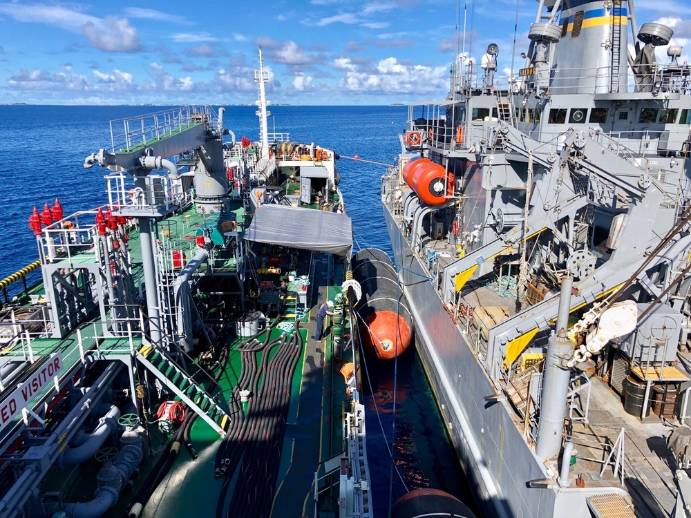 Prinz Eugen oil removal: Tanker Humber and USNS Salvor secured alongside