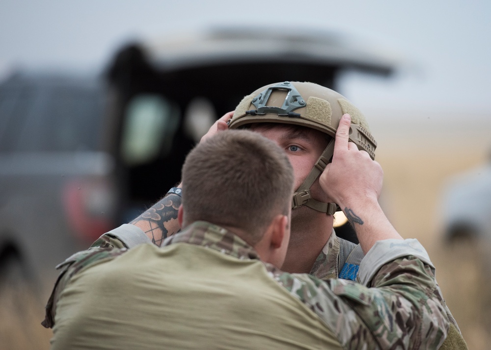Army and Air National Guardsmen take the leap