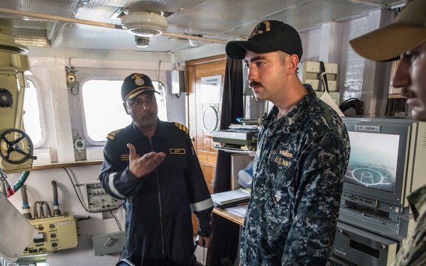 USS Jason Dunham (DDG 109) Combined Maritime Forces  exchange with Indian Navy