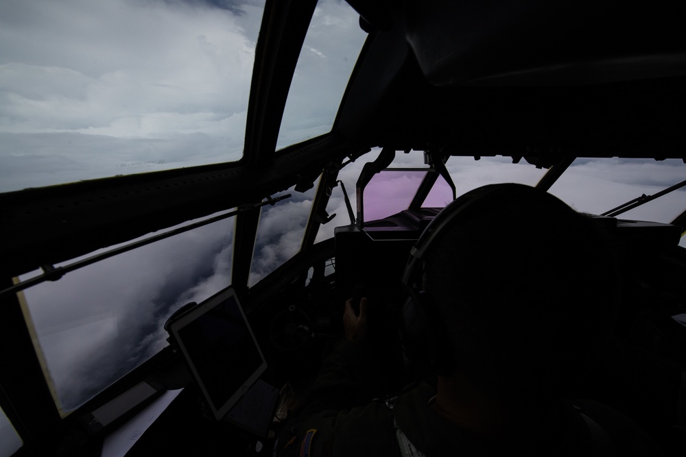 Hurricane Hunters - Hurricane Florence